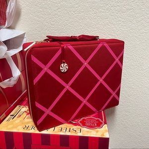 Estée Lauder cosmetic bag
